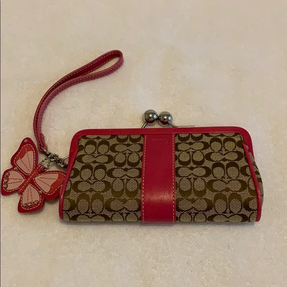 Coach Handbags - Coach Wristlet